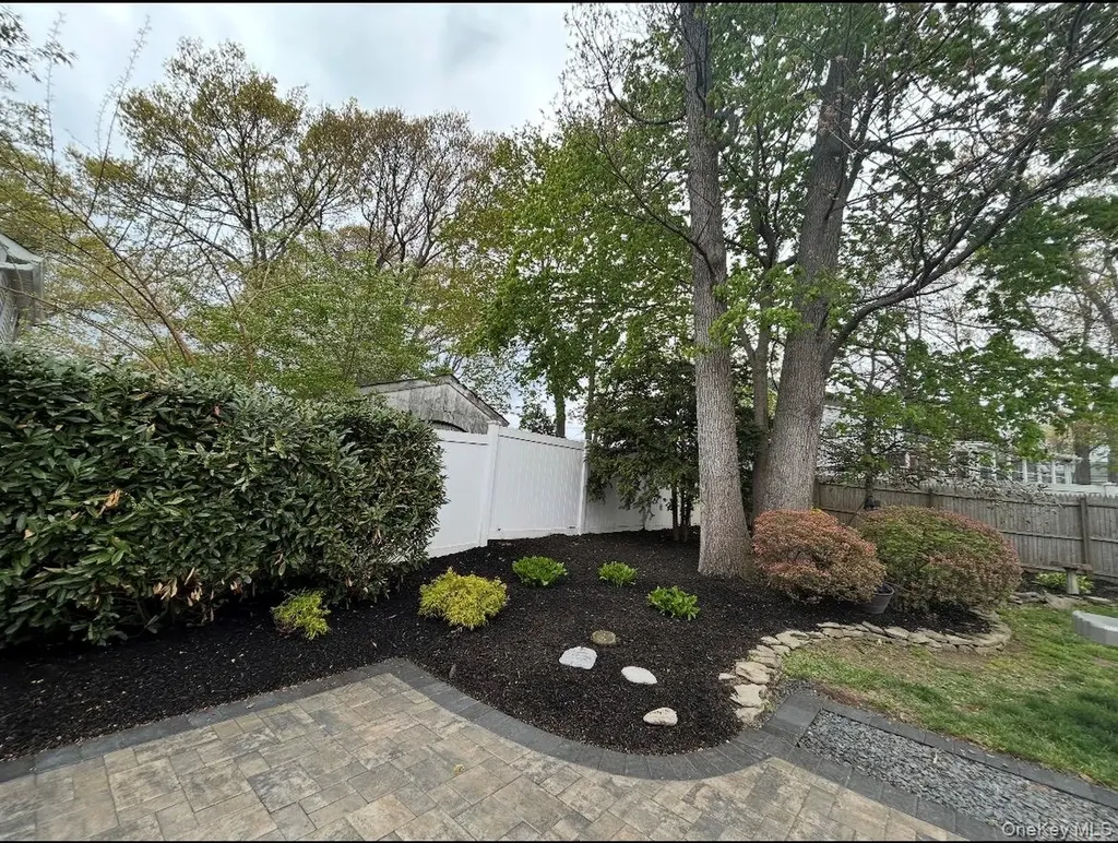 3 Norma Lane Kings Park NY 11754