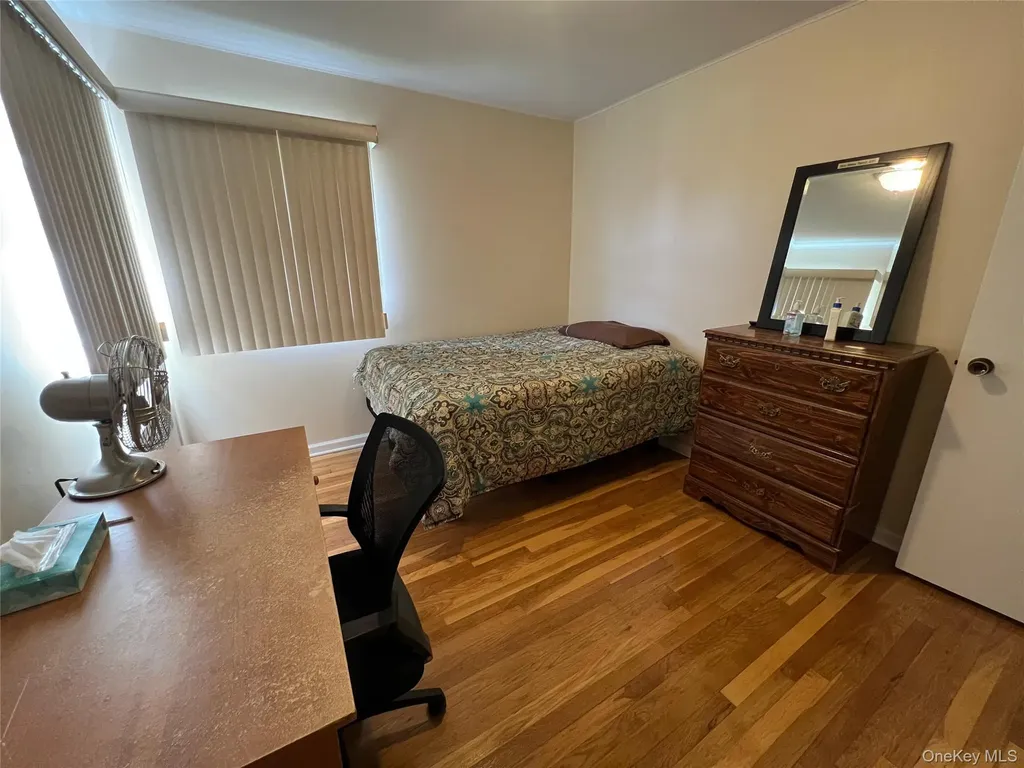 194 Rhododendron Drive Westbury NY 11590