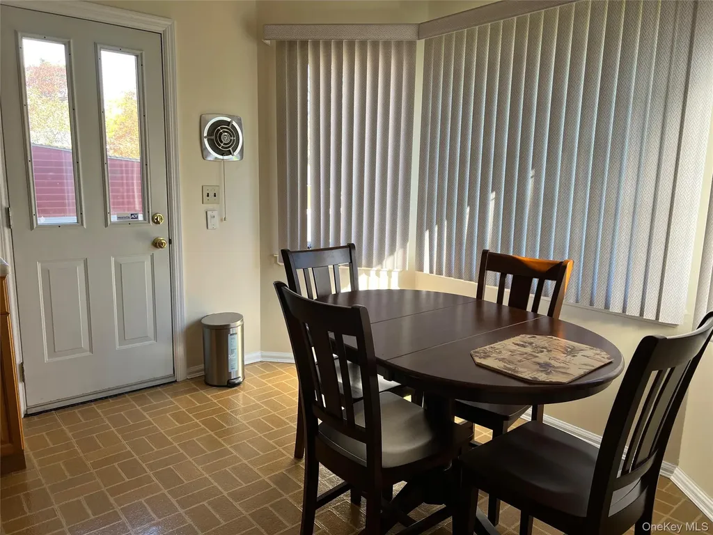 194 Rhododendron Drive Westbury NY 11590