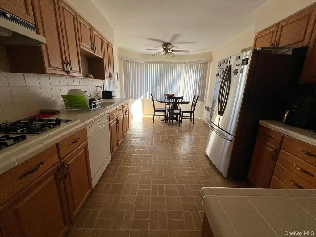 194 Rhododendron Drive Westbury NY 11590