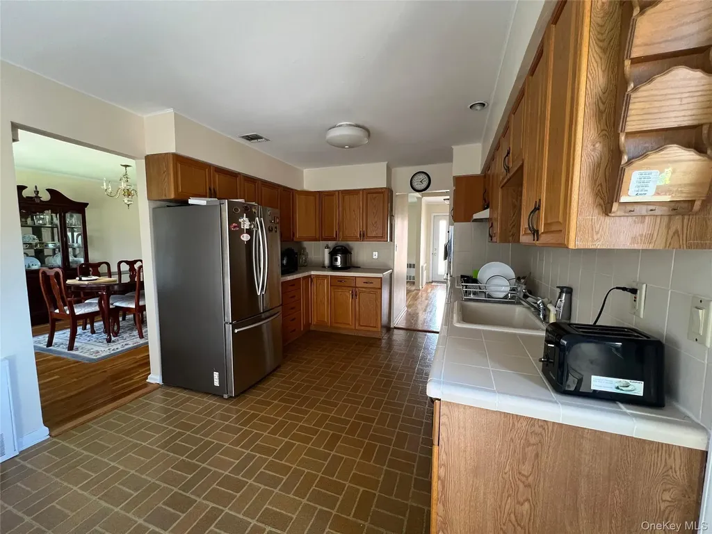 194 Rhododendron Drive Westbury NY 11590