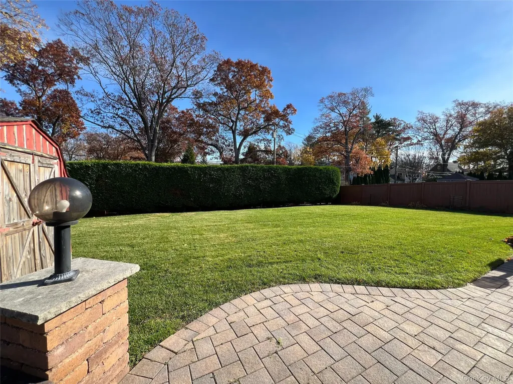 194 Rhododendron Drive Westbury NY 11590