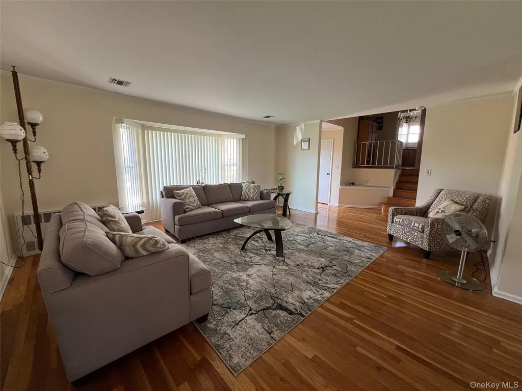 194 Rhododendron Drive Westbury NY 11590