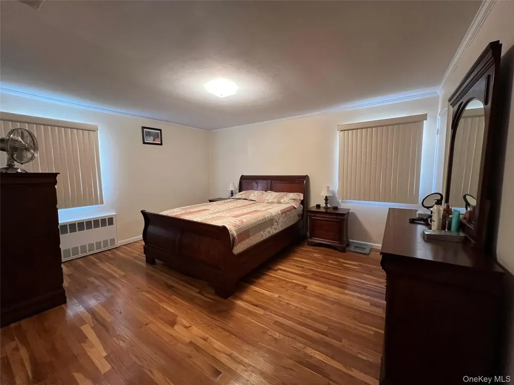 194 Rhododendron Drive Westbury NY 11590