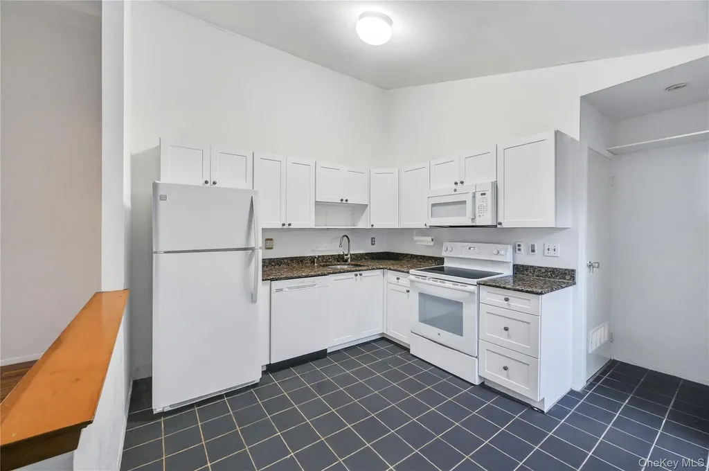 60 Hildreth Place East Hampton NY 11937