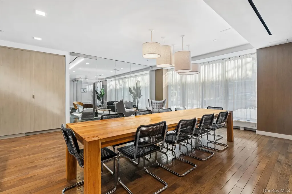 3432 35th Street Astoria NY 11106