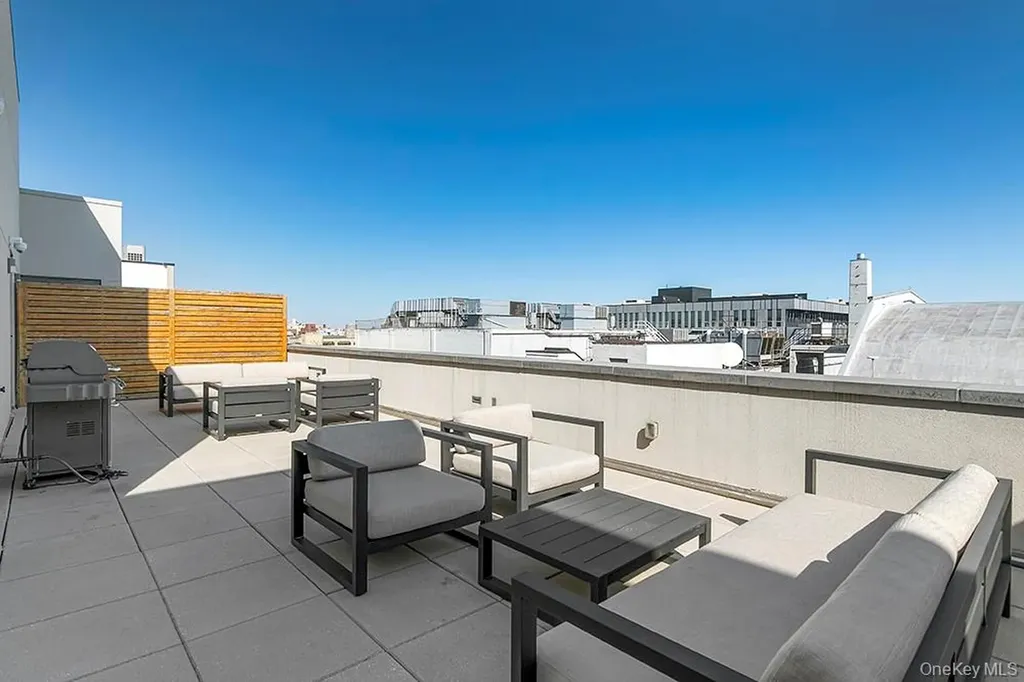 3432 35th Street Astoria NY 11106