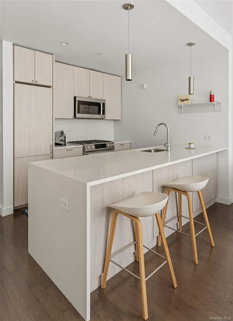 3432 35th Street Astoria NY 11106