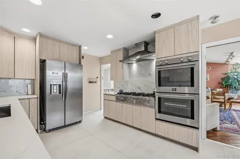 8 Pine Drive Great Neck NY 11021