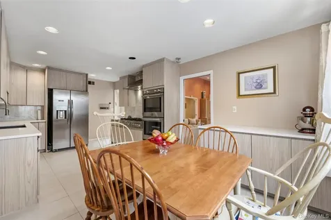 8 Pine Drive Great Neck NY 11021