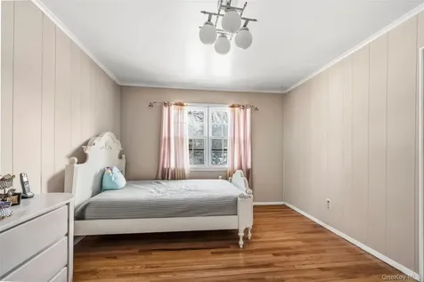 8 Pine Drive Great Neck NY 11021
