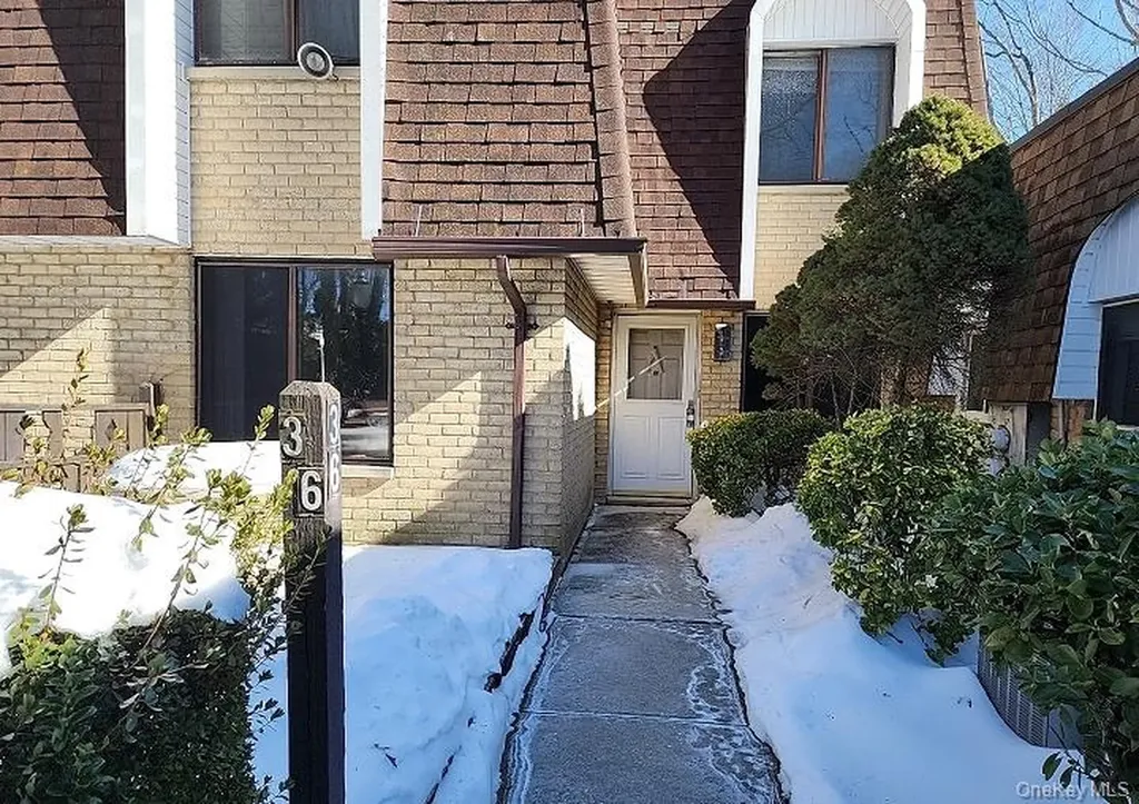 36 Blue Ridge Drive Medford NY 11763