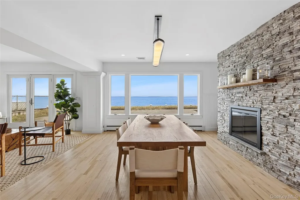 10 Barrett Drive Hampton Bays NY 11946