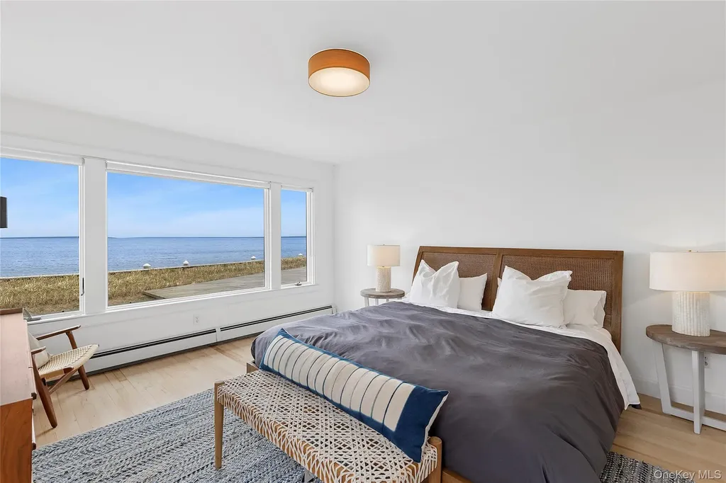 10 Barrett Drive Hampton Bays NY 11946