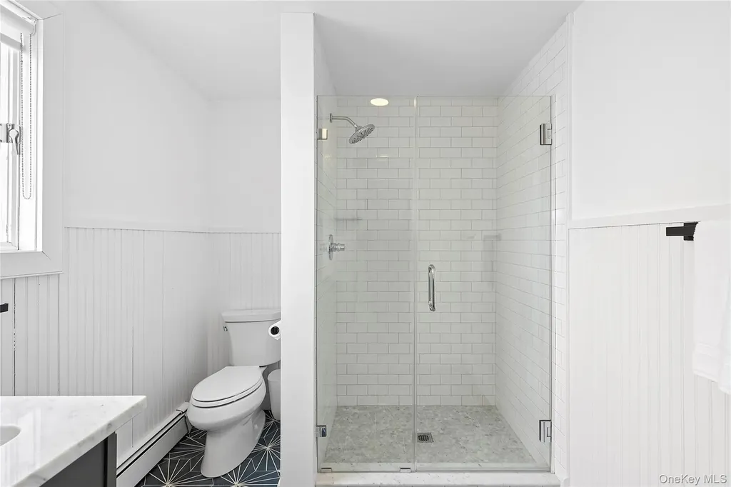 10 Barrett Drive Hampton Bays NY 11946