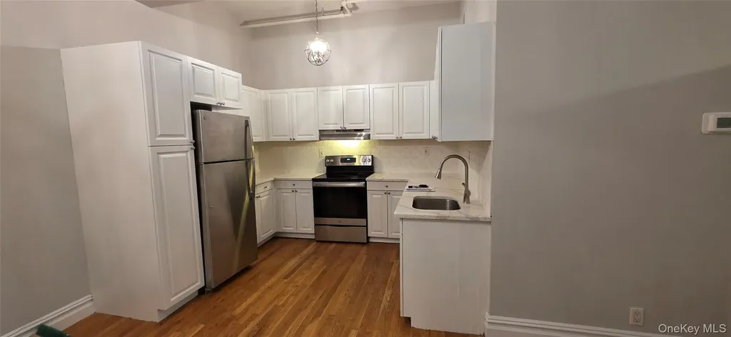 25 N Broadway Yonkers NY 10701