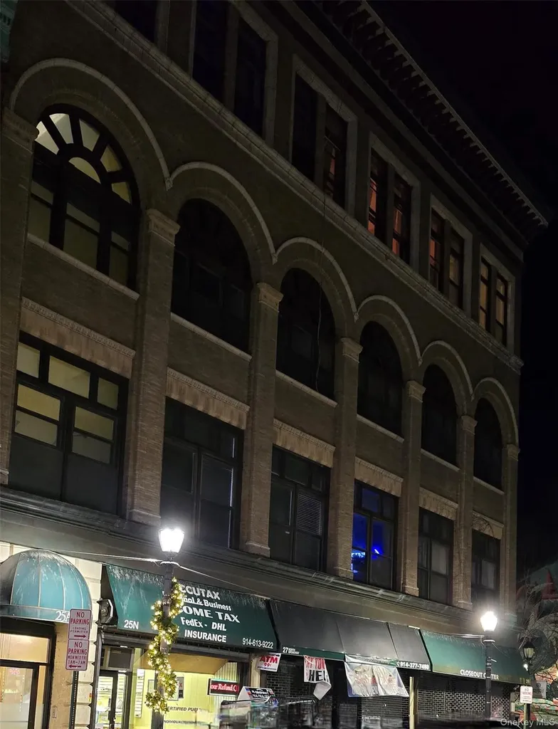 25 N Broadway Yonkers NY 10701