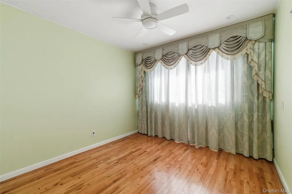 716 Park Lane Valley Stream NY 11581