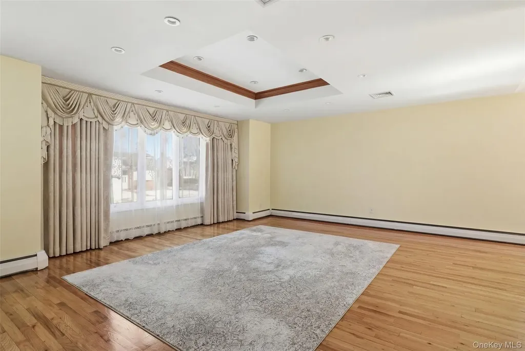 716 Park Lane Valley Stream NY 11581