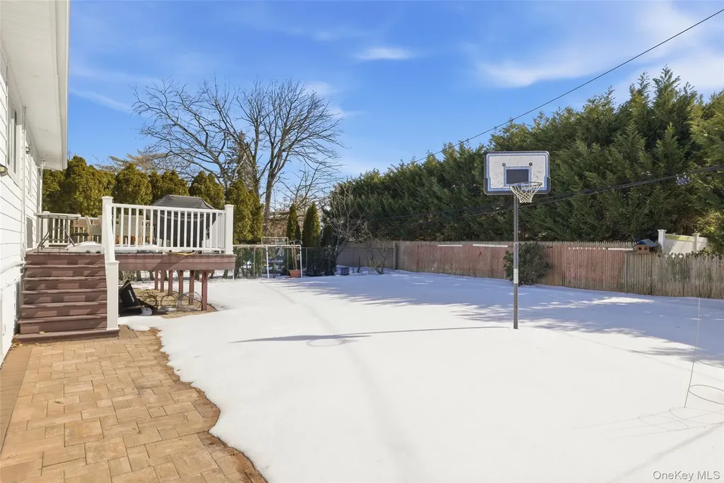 716 Park Lane Valley Stream NY 11581