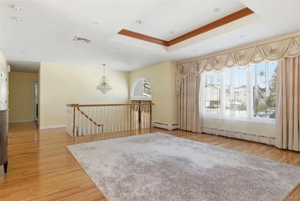 716 Park Lane Valley Stream NY 11581