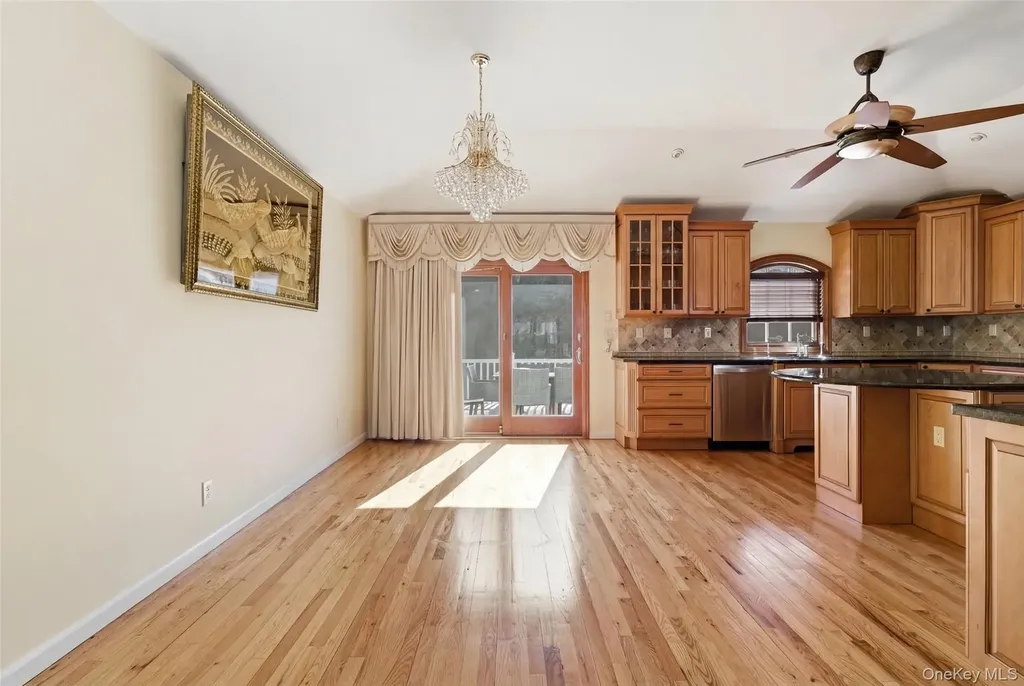 716 Park Lane Valley Stream NY 11581