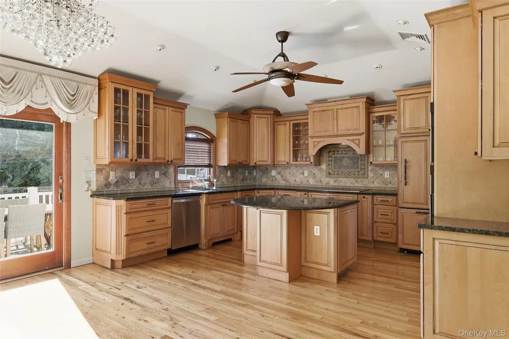 716 Park Lane Valley Stream NY 11581