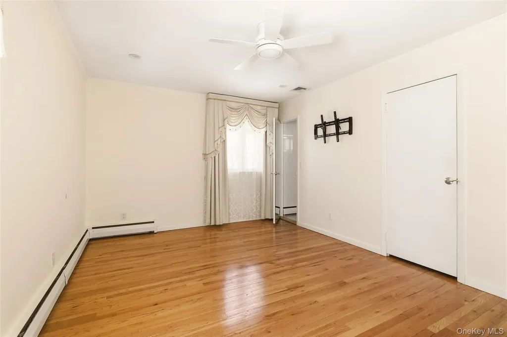 716 Park Lane Valley Stream NY 11581