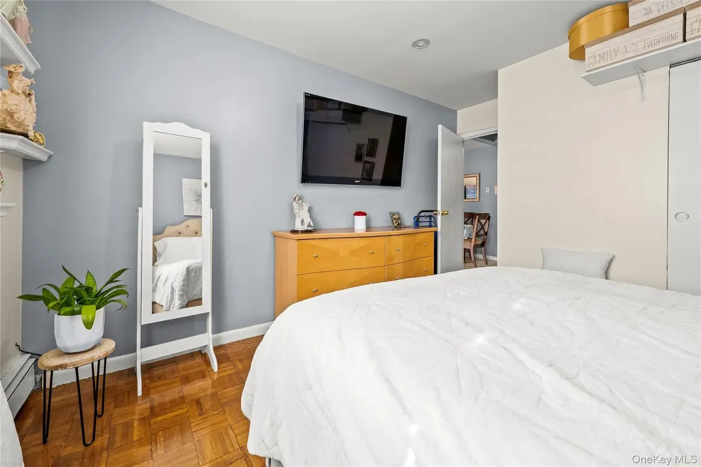 5609 Van Cleef Corona NY 11368