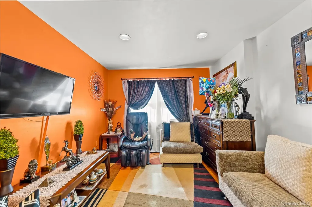 5609 Van Cleef Corona NY 11368