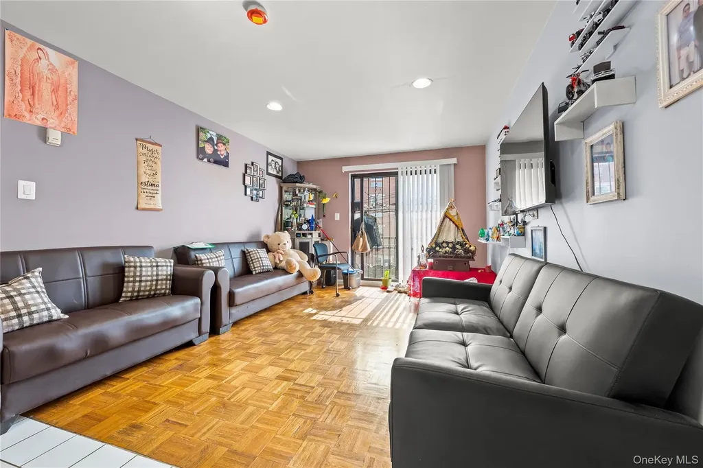 5609 Van Cleef Corona NY 11368