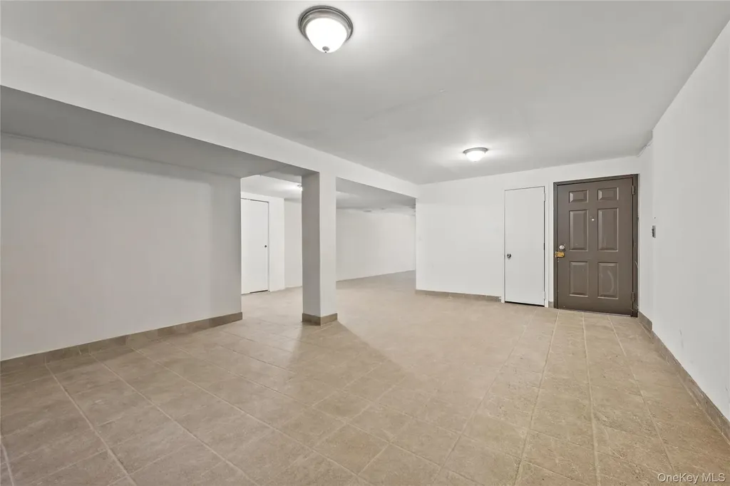 5609 Van Cleef Corona NY 11368