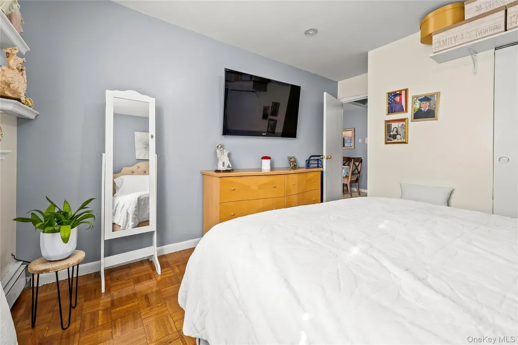 5609 Van Cleef Corona NY 11368