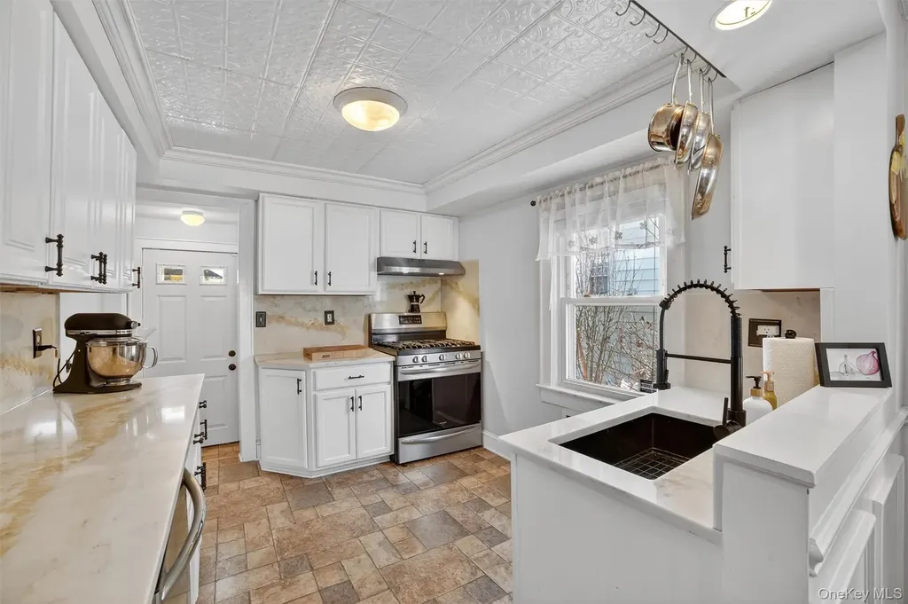 81 Walton Avenue White Plains NY 10606