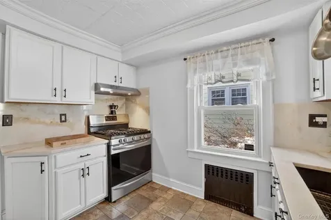 81 Walton Avenue White Plains NY 10606