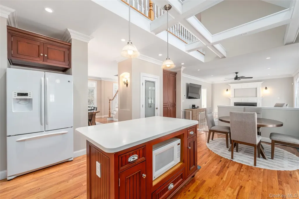 15 Crescent Court Wading River NY 11792