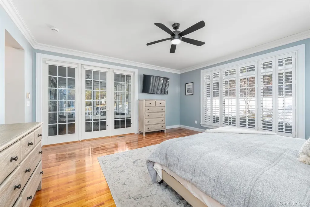 15 Crescent Court Wading River NY 11792