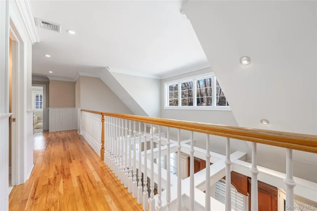 15 Crescent Court Wading River NY 11792