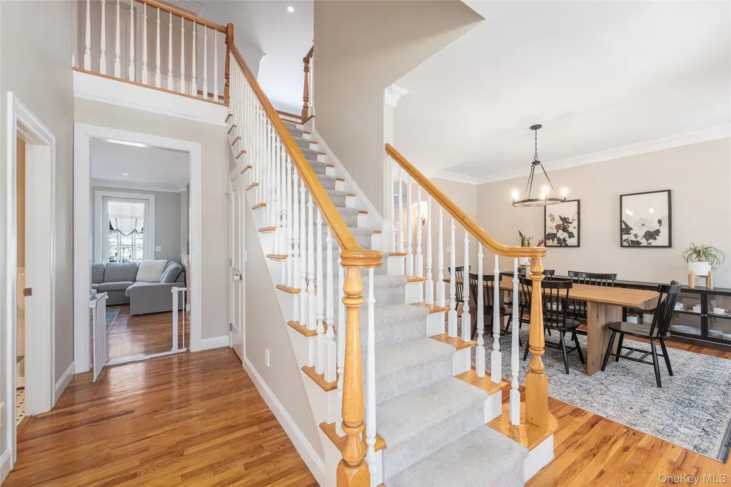 15 Crescent Court Wading River NY 11792