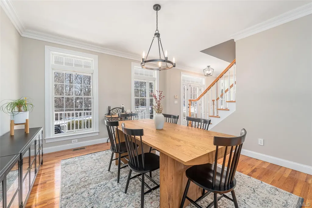 15 Crescent Court Wading River NY 11792