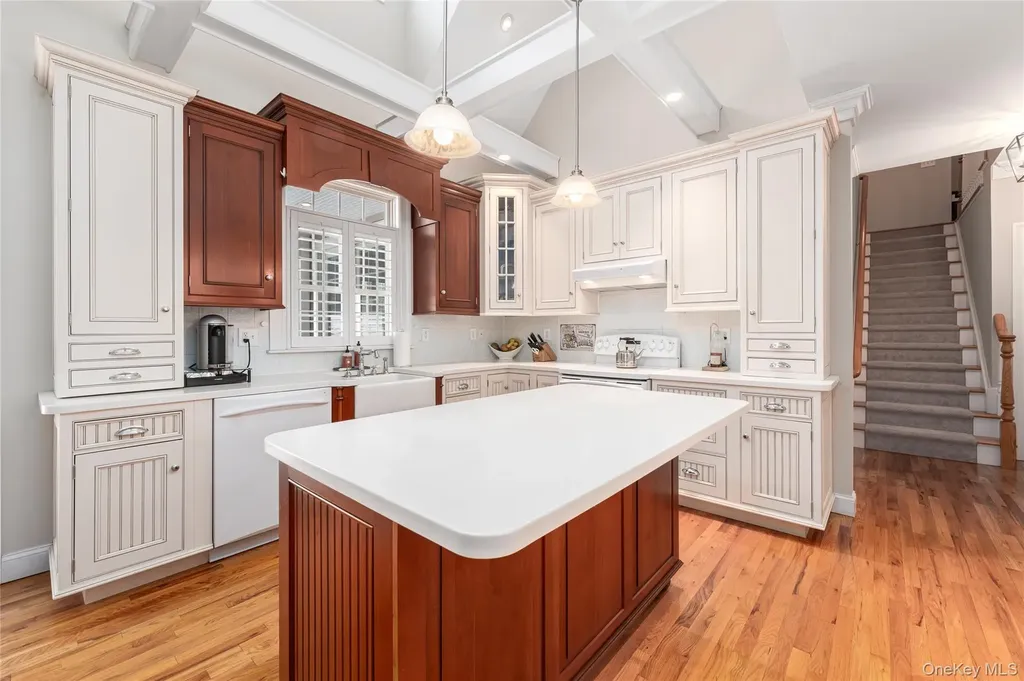 15 Crescent Court Wading River NY 11792