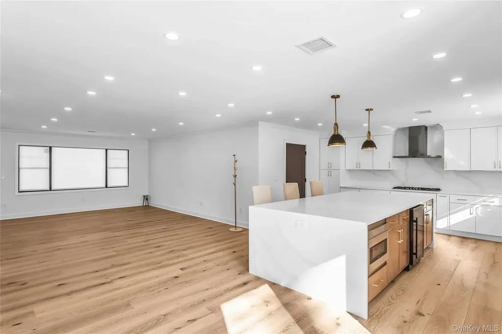 8 Allison Drive Old Bethpage NY 11804