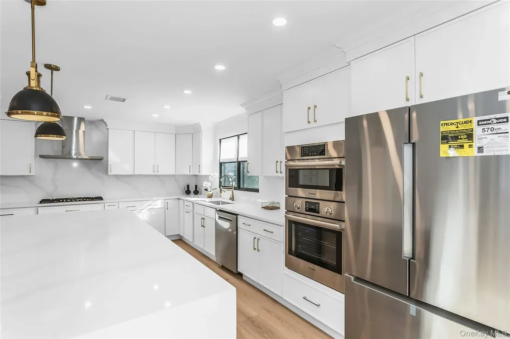 8 Allison Drive Old Bethpage NY 11804