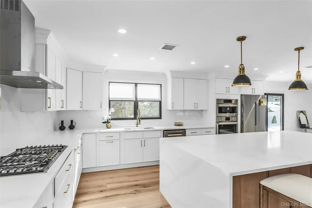 8 Allison Drive Old Bethpage NY 11804