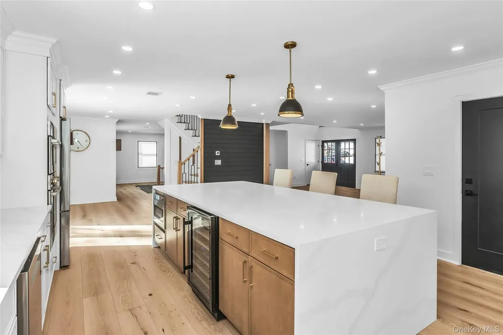 8 Allison Drive Old Bethpage NY 11804