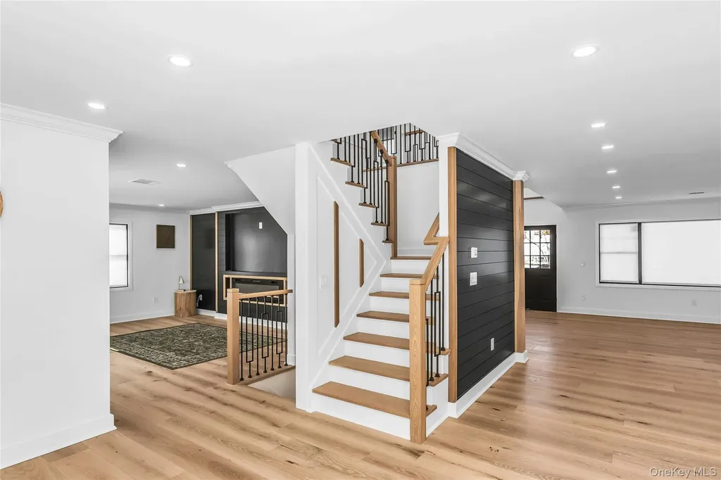 8 Allison Drive Old Bethpage NY 11804