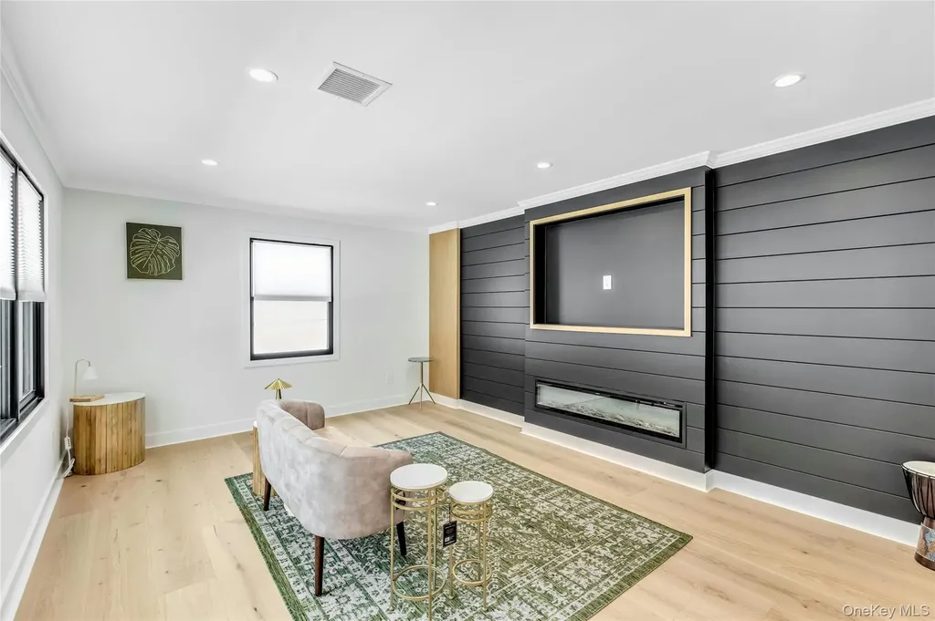 8 Allison Drive Old Bethpage NY 11804