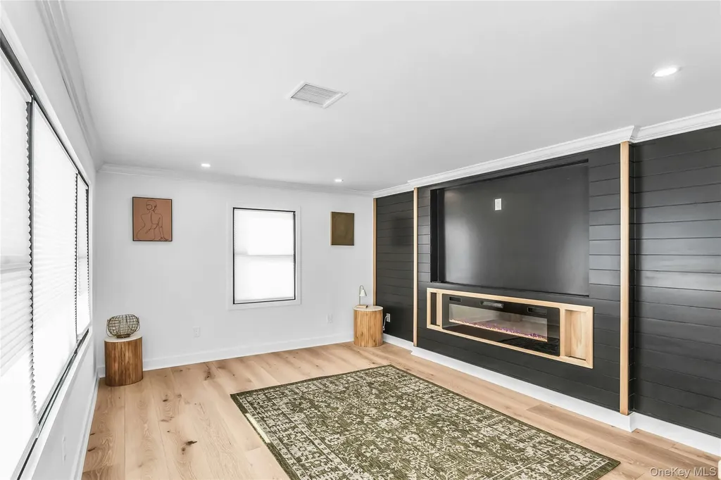 8 Allison Drive Old Bethpage NY 11804