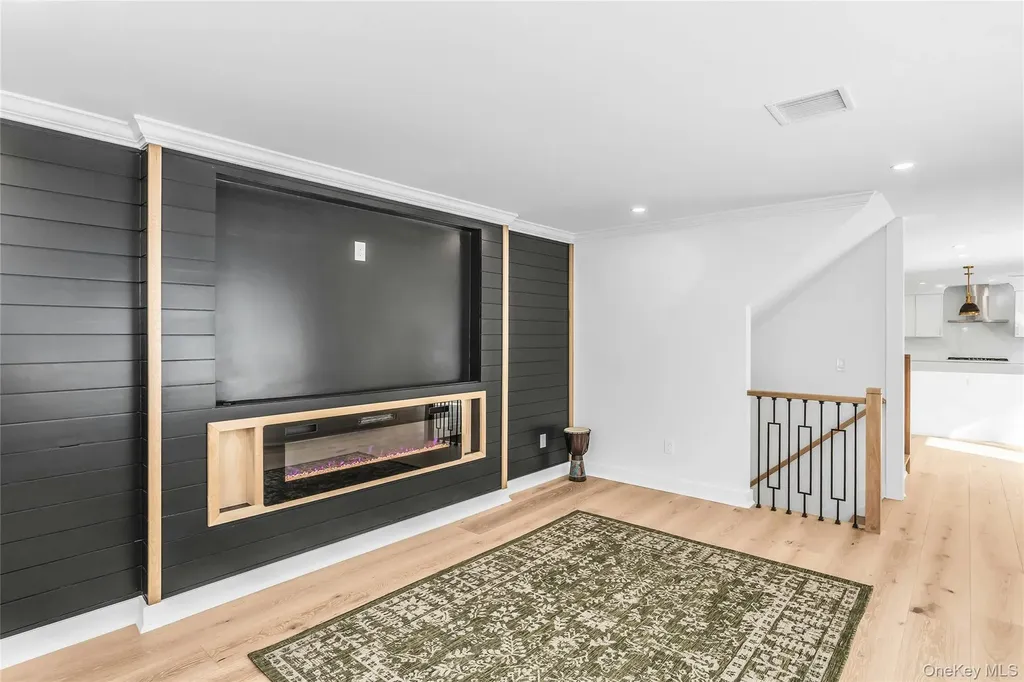 8 Allison Drive Old Bethpage NY 11804