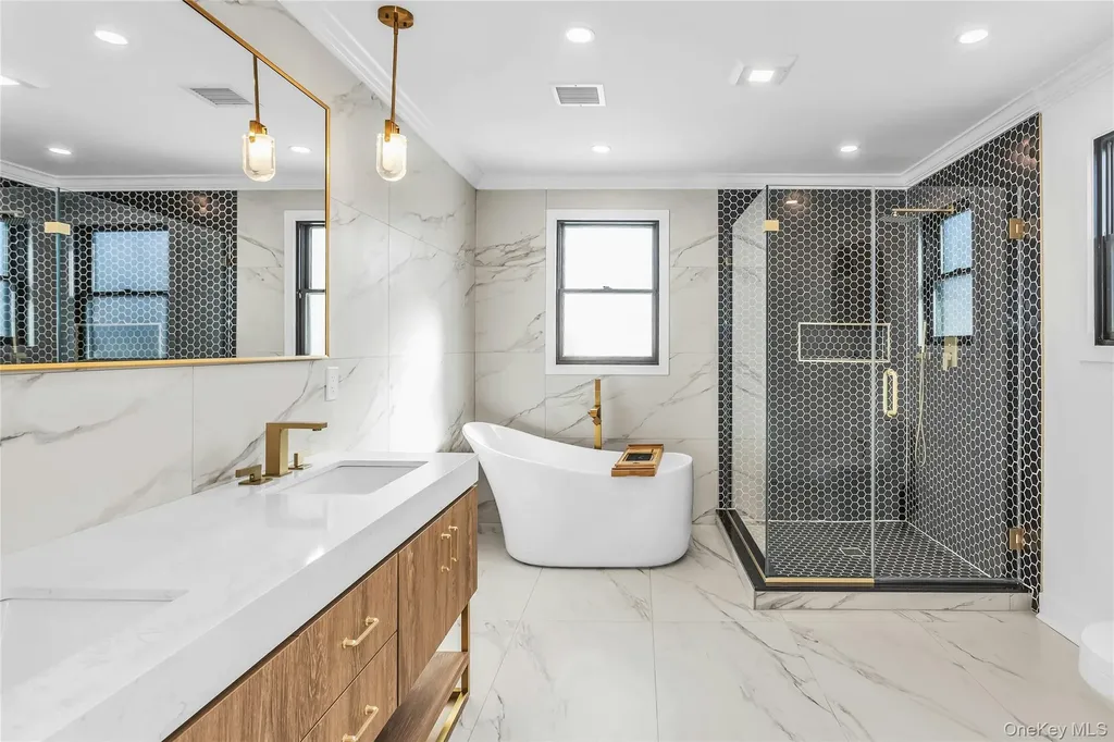 8 Allison Drive Old Bethpage NY 11804